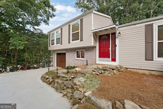 property at 203 Loblolly Ct