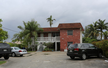 821 NE 18th Ct in Fort Lauderdale, FL - Building Photo - Building Photo