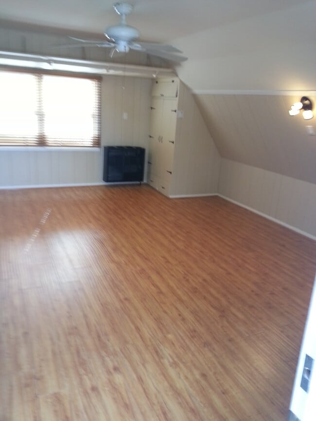 5815 Highland Ave, Unit Studio