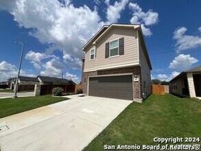 4878 Via Sonoma Trail in Converse, TX - Building Photo - Building Photo