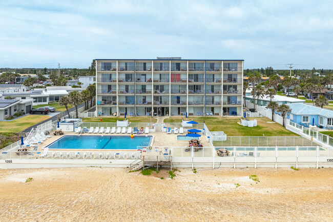 Traders Inn Beach Club in Ormond Beach, FL - Building Photo - Building Photo