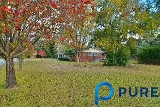 1130 W Fairhill Dr in West Columbia, SC - Building Photo - Building Photo