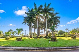 1398 NE 33rd Ave in Homestead, FL - Foto de edificio - Building Photo