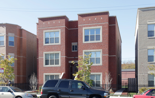 3916 S Indiana Ave in Chicago, IL - Building Photo - Building Photo