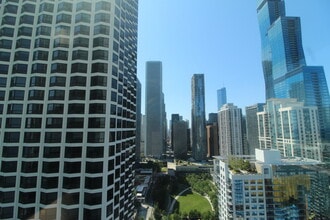 195 N Harbor Dr in Chicago, IL - Building Photo - Building Photo