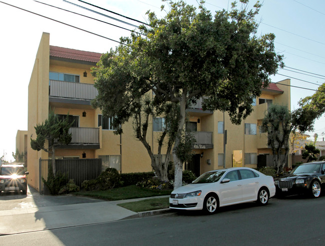 Alta Vista Apartments in Gardena, CA - Building Photo - Building Photo