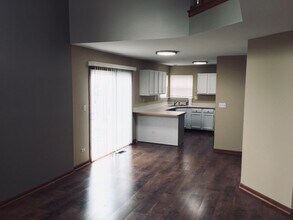 1428 Foxmoor Ln in Elgin, IL - Building Photo - Building Photo