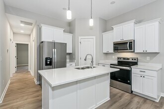 917 S Logan St, Unit 917 in Newton, KS - Building Photo - Building Photo