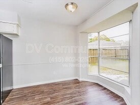 11418 Creekhurst Dr in Houston, TX - Building Photo