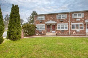 53 Hiltbrand Rd in Bristol, CT - Building Photo