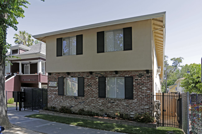 2619 Q St in Sacramento, CA - Building Photo - Building Photo