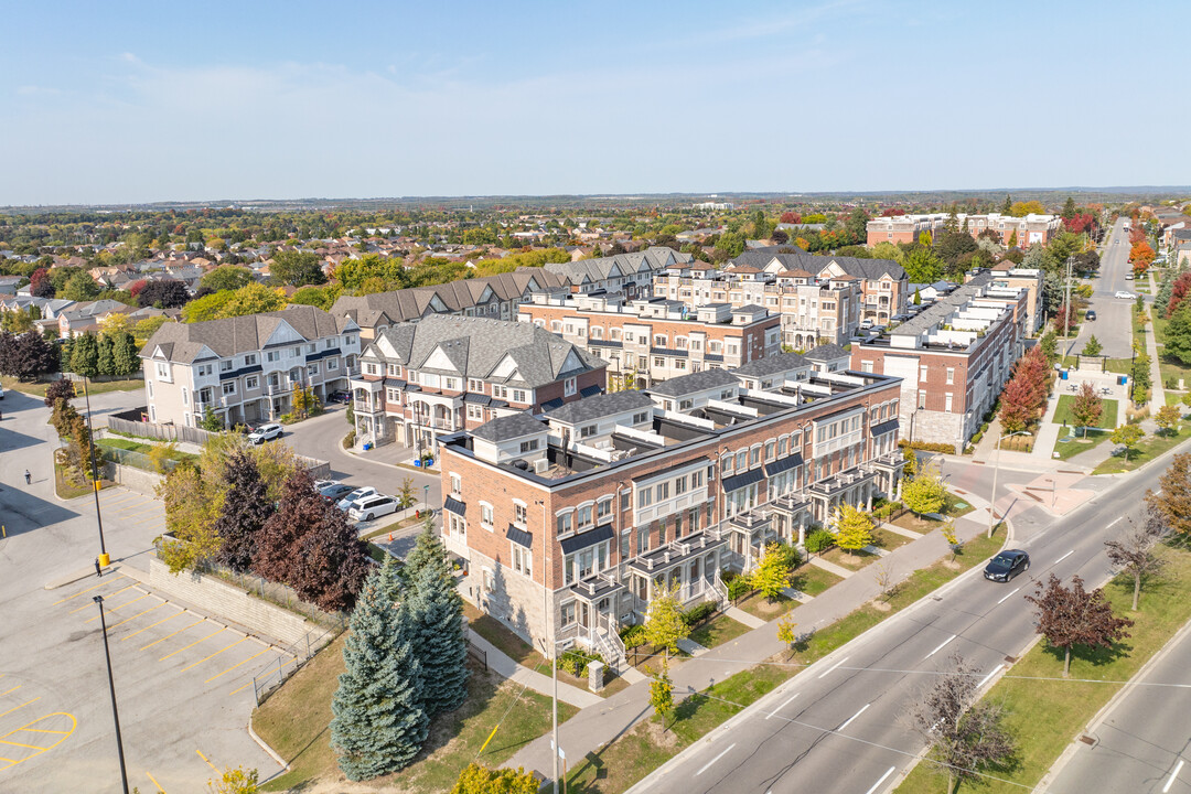 Hilltop Townhomes in Ajax, ON - Building Photo