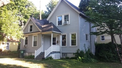 42 1/2 Alexander St, Unit 1 in Rochester, NY - Building Photo - Building Photo