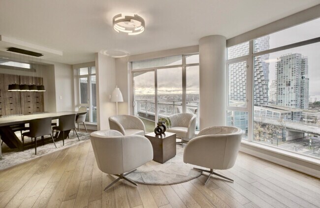 1390 Granville St in Vancouver, BC - Building Photo - Building Photo