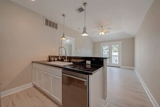 1110 E 24th St in Houston, TX - Building Photo - Building Photo