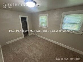 2418.5 E Mifflin St in Madison, WI - Foto de edificio - Building Photo