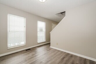 2775 Southfield Village Dr in Grove City, OH - Building Photo - Building Photo