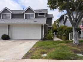 310 Windjammer Cir in Chula Vista, CA - Building Photo