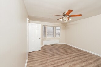 8405 Lanewood Cir in Leeds, AL - Building Photo - Building Photo