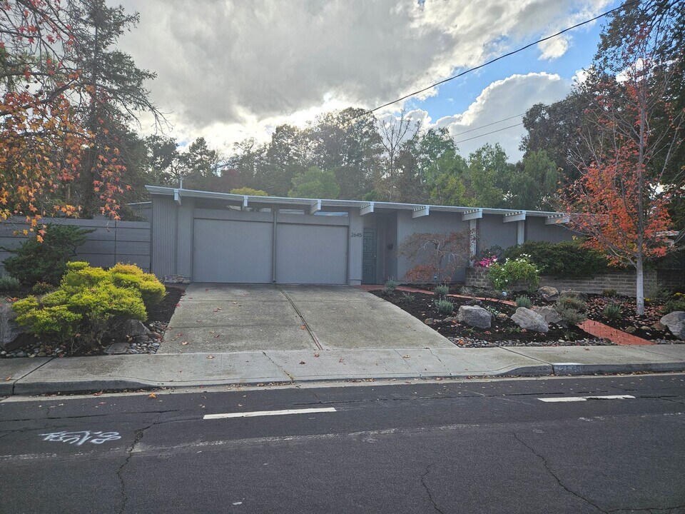 2645 San Carlos Dr in Walnut Creek, CA - Building Photo