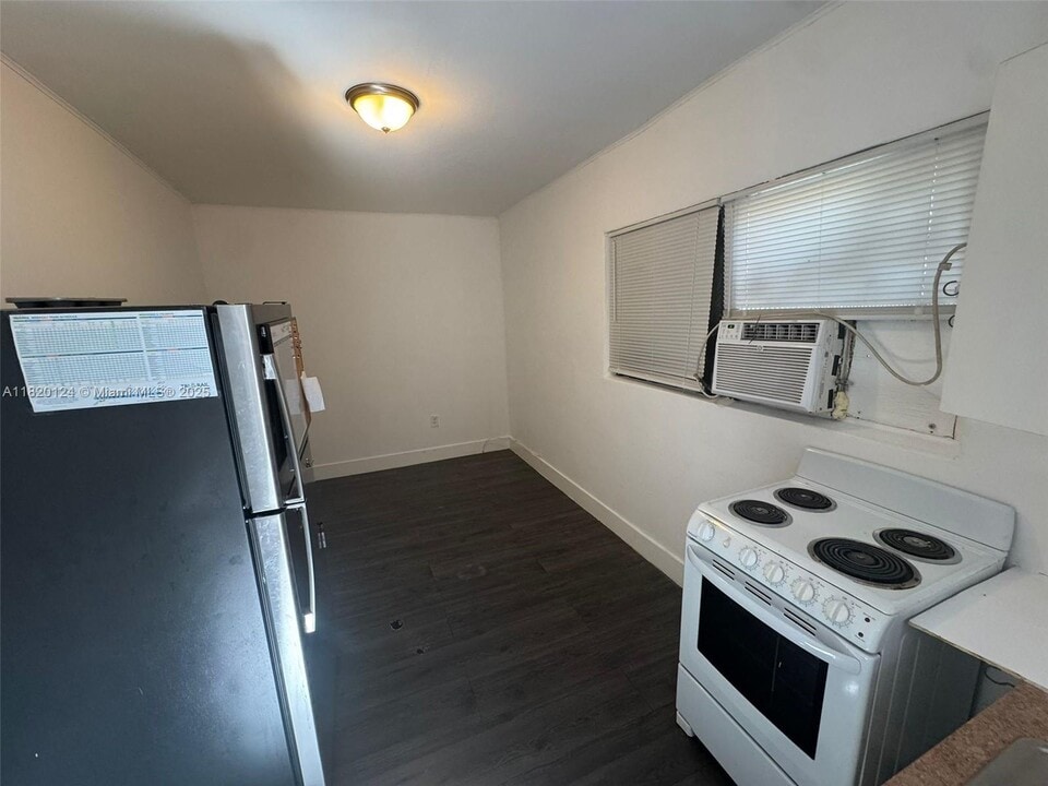 2700 SW 62nd Ave in Miramar, FL - Building Photo