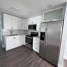 2987 NW 44th St in Miami, FL - Foto de edificio - Building Photo