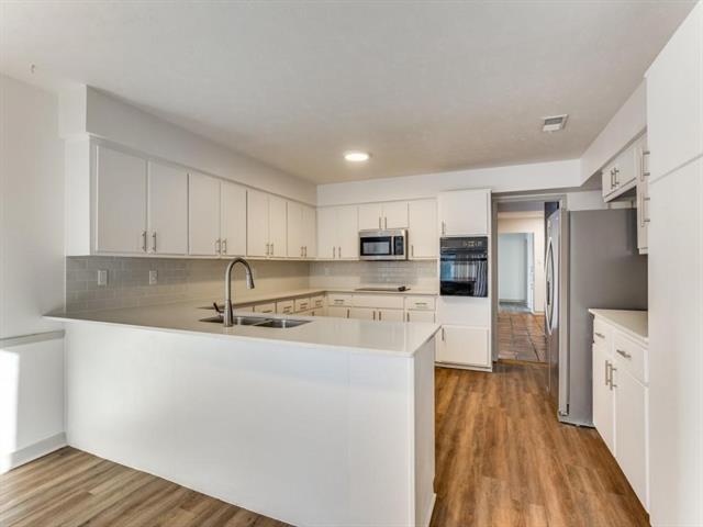 property at 112 Trellis Pl