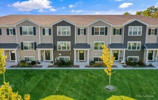 2484 Alison Ave in Pingree Grove, IL - Building Photo