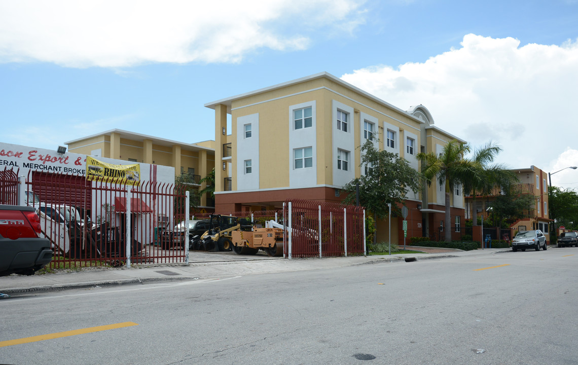 Madison View Apartments in Miami, FL - Foto de edificio