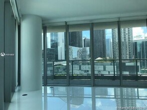 92 SW 3rd St, Unit 3310 in Miami, FL - Building Photo - Building Photo