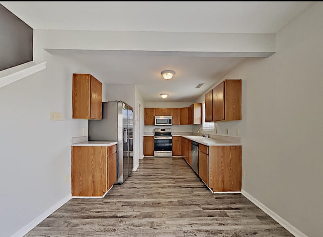 property at 905 Littleton Dr