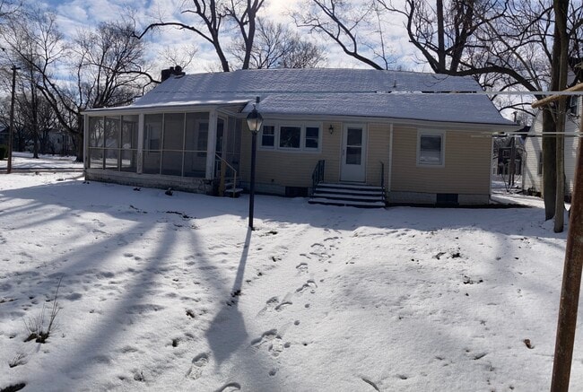 638 Pearl St in Ottawa, IL - Building Photo - Building Photo