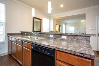 Enclave Village in Lewis Center, OH - Building Photo - Interior Photo