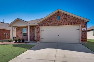 305 Falling Star Dr in Haslet, TX - Building Photo - Building Photo