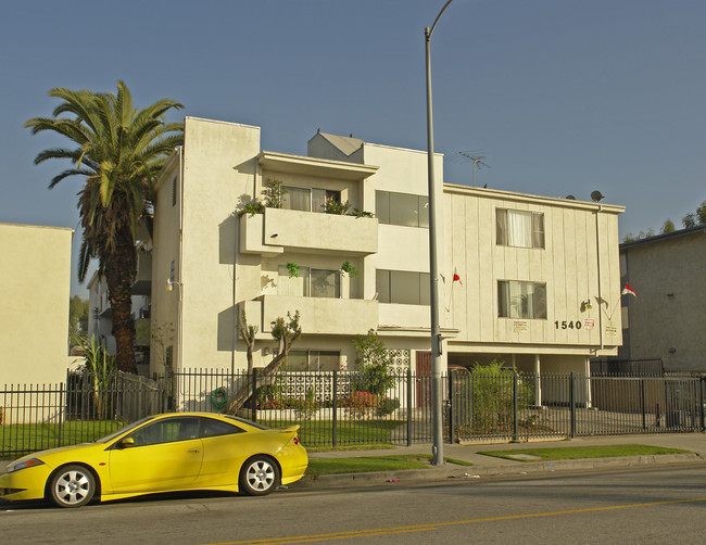 1540 S Wilton Pl in Los Angeles, CA - Building Photo - Building Photo