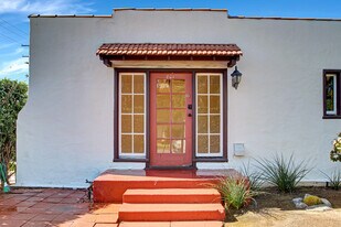 801 N June St in Los Angeles, CA - Building Photo