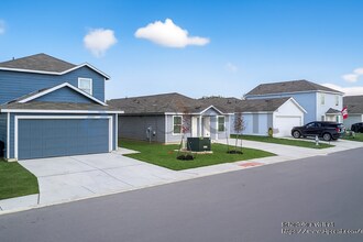8830 Pyron Pl in San Antonio, TX - Building Photo - Building Photo
