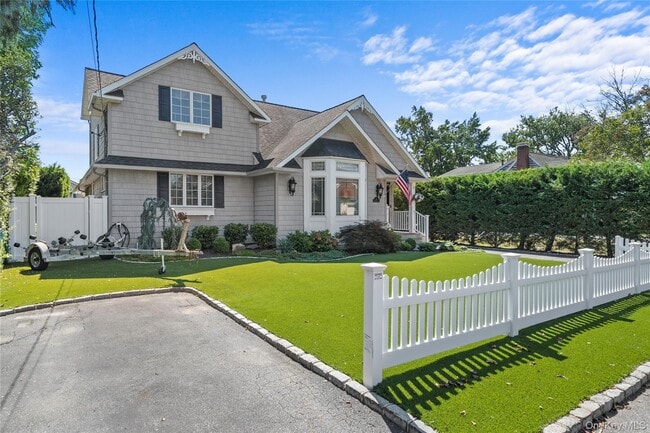 24 Lebrun Ave in Amityville, NY - Building Photo - Building Photo