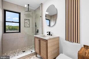 39 Upper Lakeview Ave in Ringwood, NJ - Building Photo