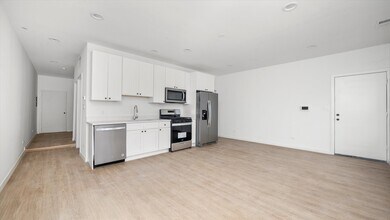 2355 W Fullerton Ave in Chicago, IL - Building Photo - Building Photo