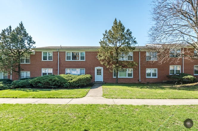 209 Johnson St in Palatine, IL - Foto de edificio