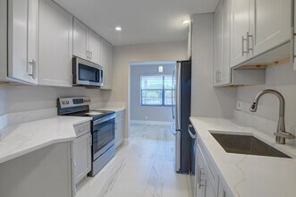 1401 NW 15th Ave in Boca Raton, FL - Building Photo - Building Photo