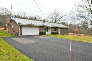 148 Farnham Rd in Conklin, NY - Building Photo