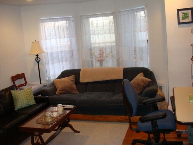 58 Westland Ave, Unit 2 in Boston, MA - Foto de edificio - Building Photo