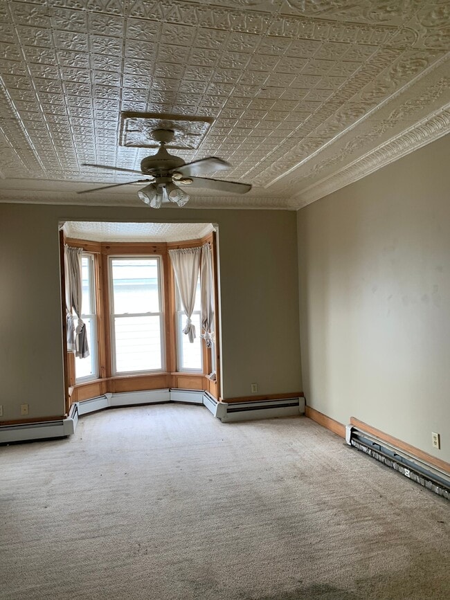 106 Broadway, Unit 2 in Whitehall, NY - Building Photo - Building Photo