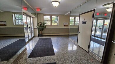 6010 JFK Blvd E in West New York, NJ - Building Photo - Building Photo