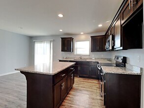 216 Coleen Dr in Raymore, MO - Building Photo - Building Photo