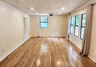 4439 Danville Rd in Big Sandy, TN - Building Photo - Building Photo