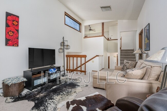 384 Explorer Ct in Grand Junction, CO - Building Photo - Building Photo