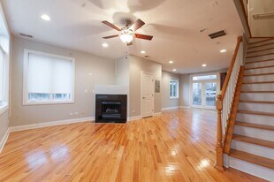 7008 W Medill Ave in Chicago, IL - Building Photo